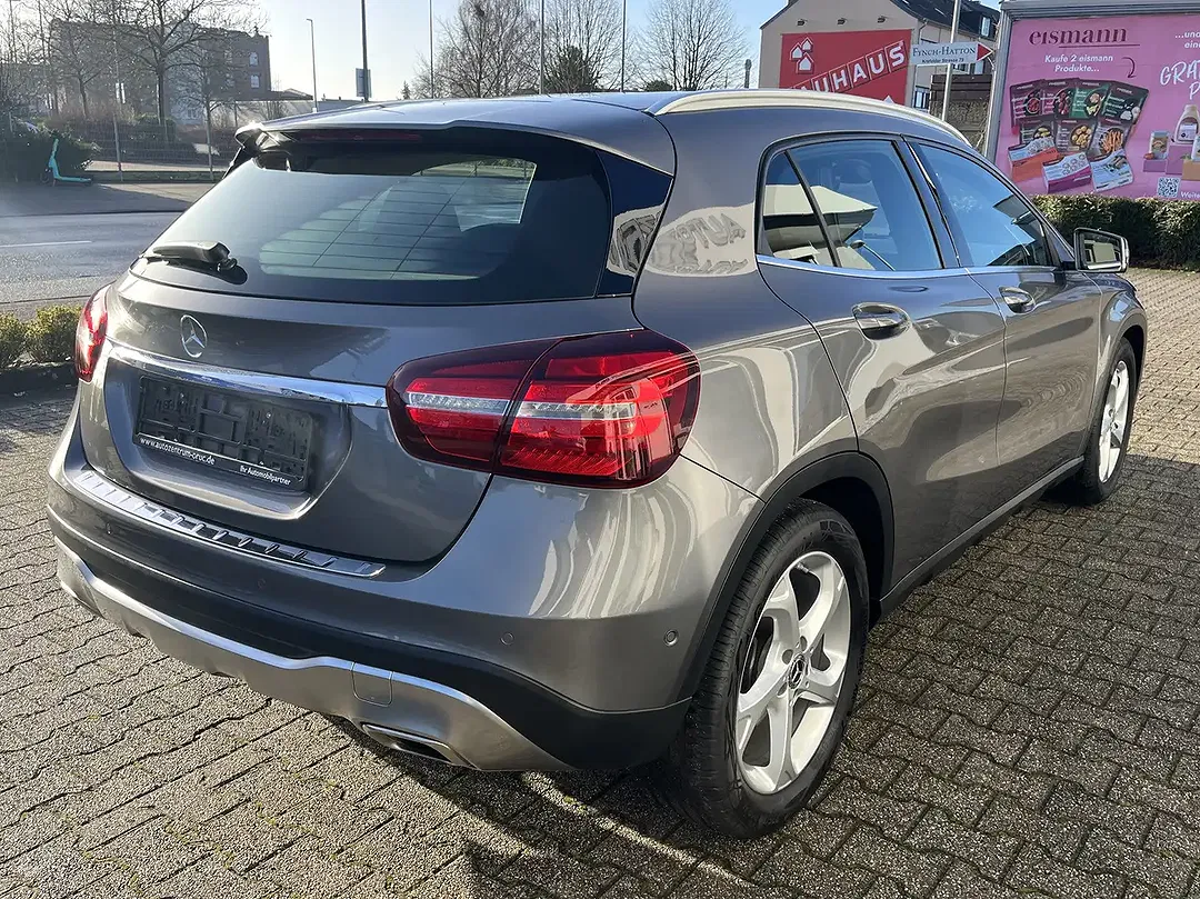 Mercedes-Benz GLA 180 - Thumbnail 5