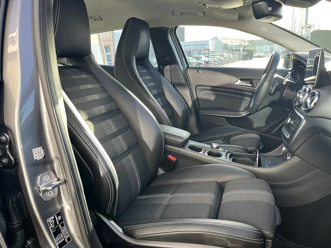 Mercedes-Benz GLA 180 - Thumbnail 7