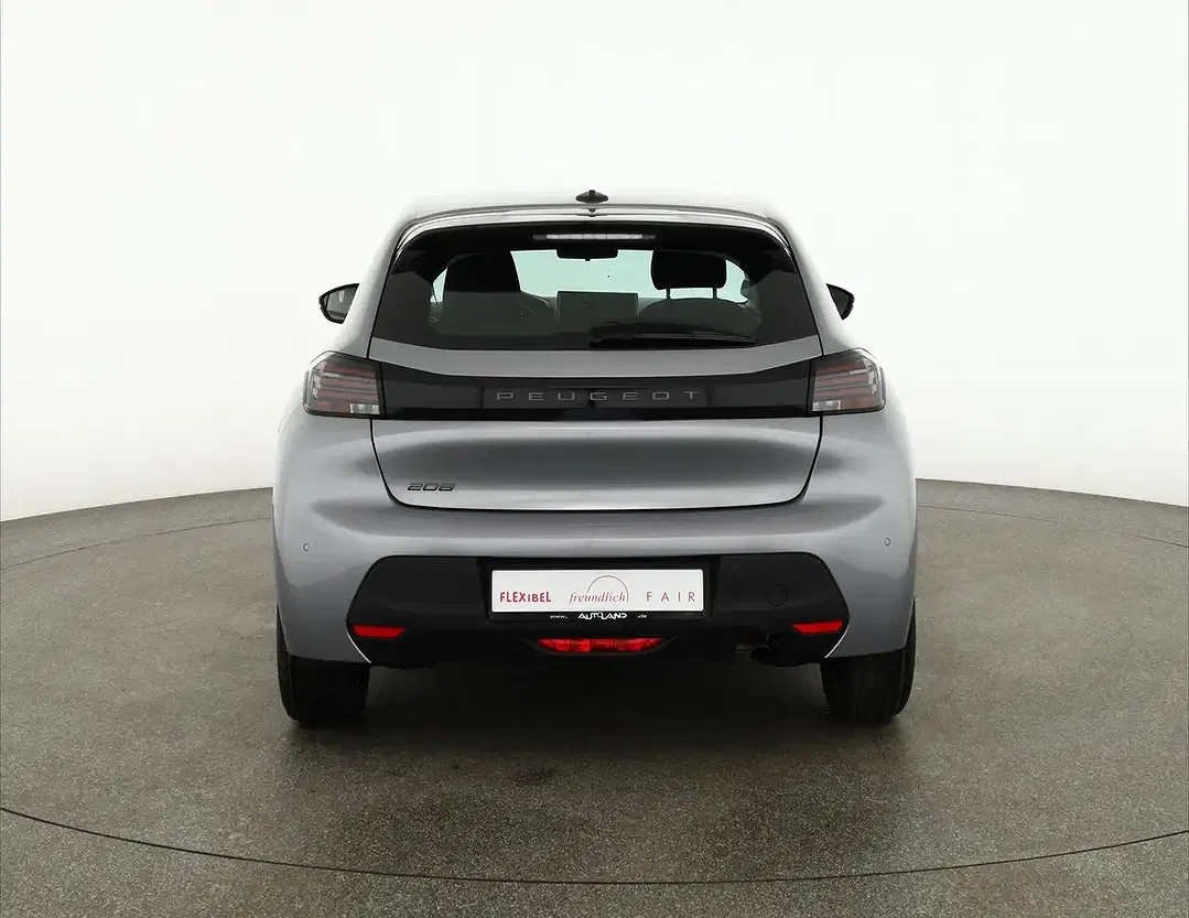 Peugeot 208 - Thumbnail 3