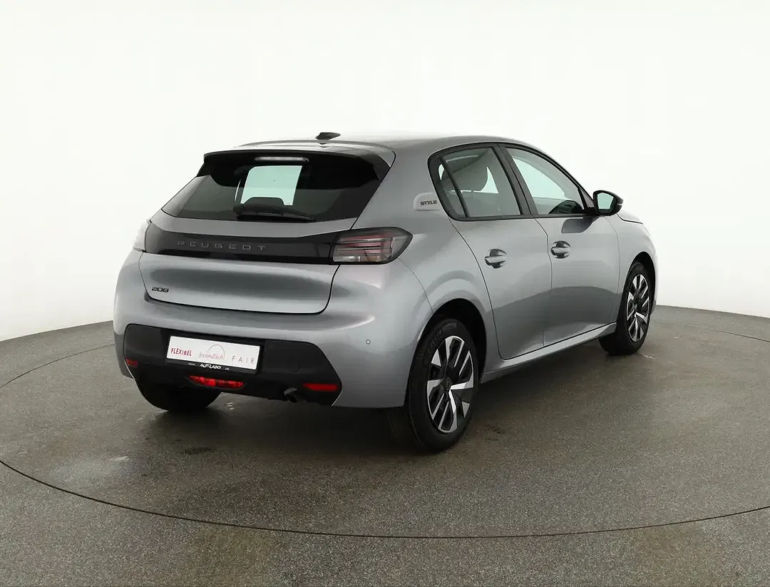 Peugeot 208 - Thumbnail 4