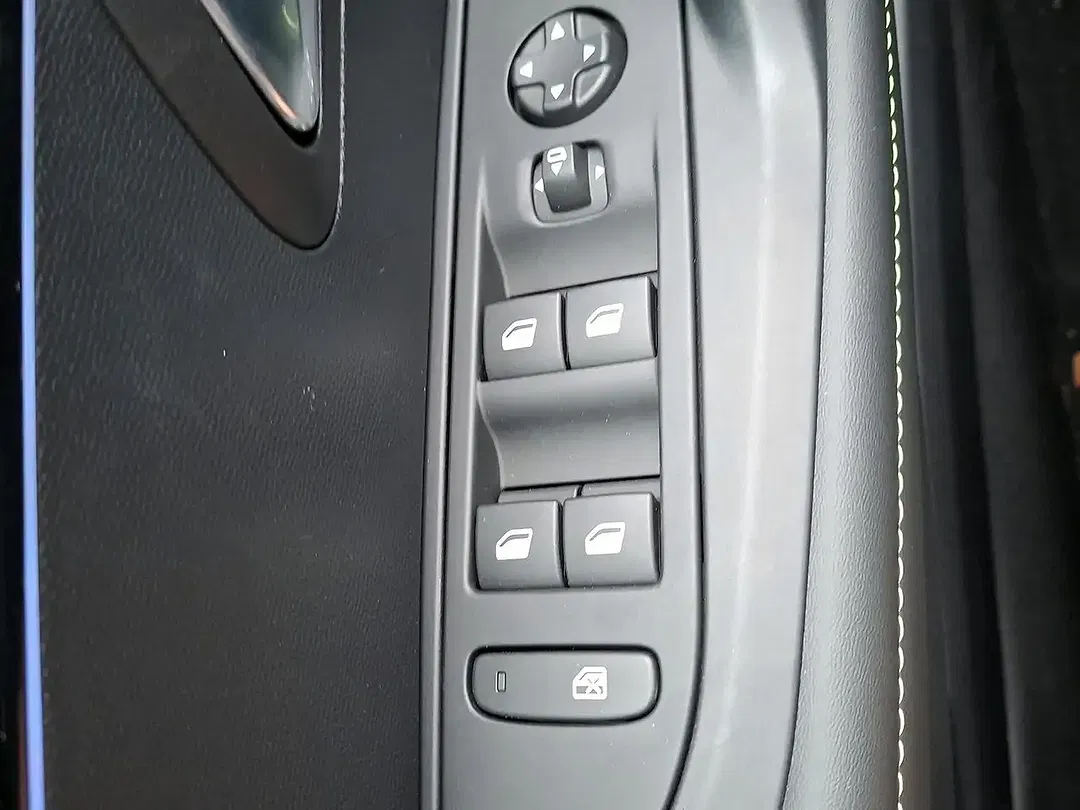 Peugeot 208 - Thumbnail 14