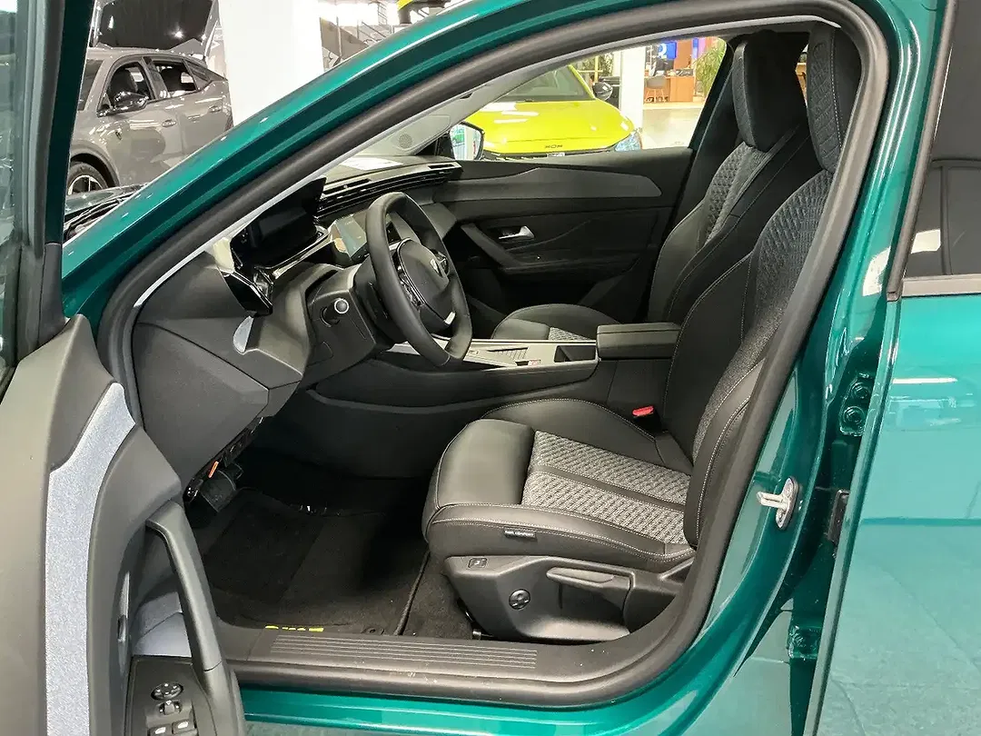 Peugeot 308 - Thumbnail 8