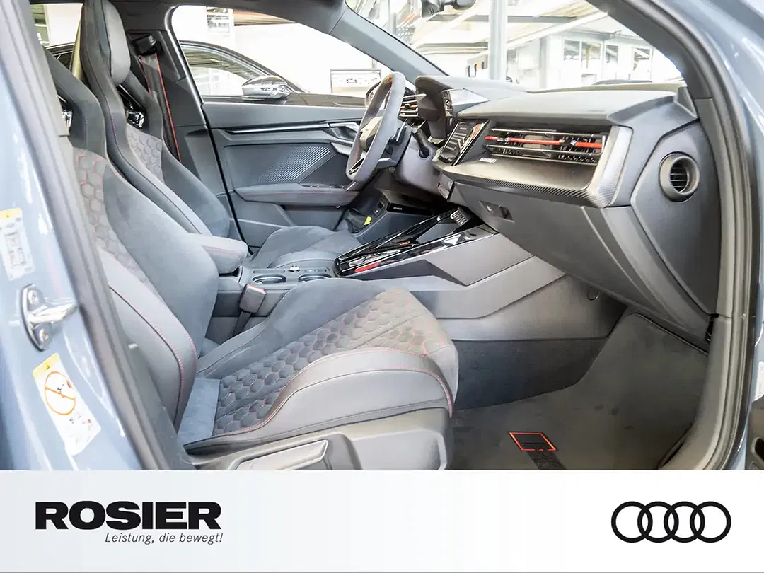 Audi RS3 - Thumbnail 2