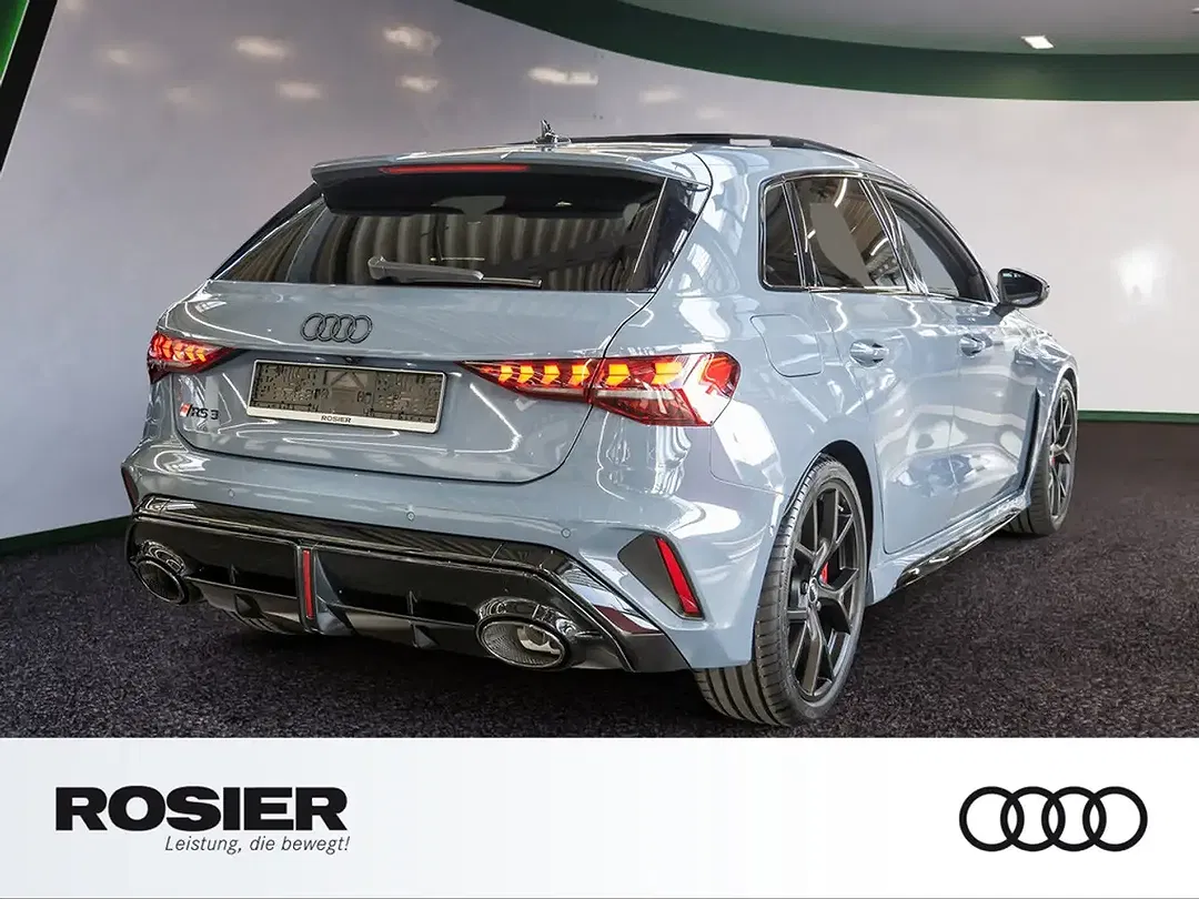 Audi RS3 - Thumbnail 3