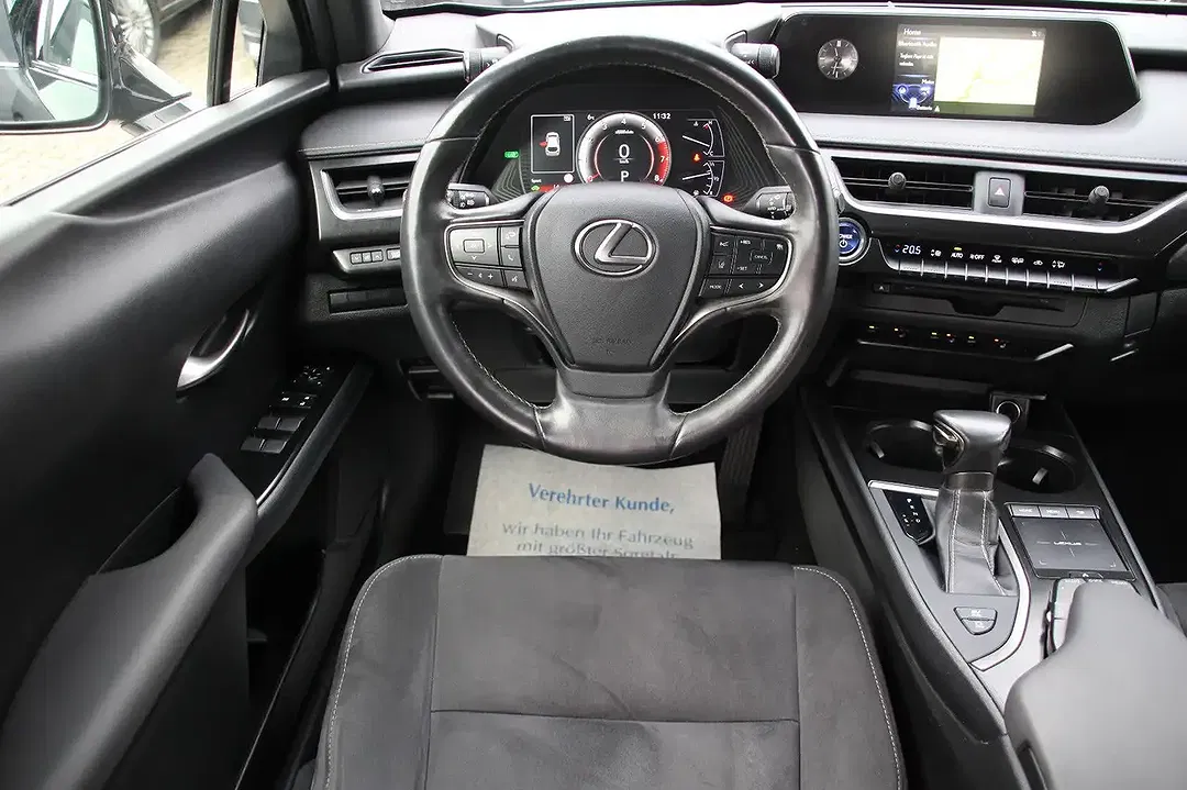Lexus UX 250h - Thumbnail 12