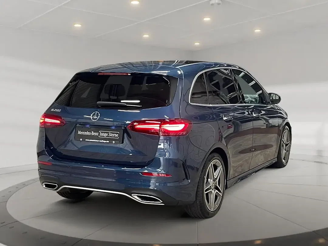 Mercedes-Benz B 200 - Thumbnail 2