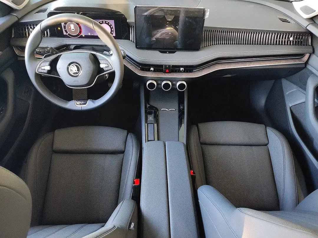 Skoda Superb - Thumbnail 3