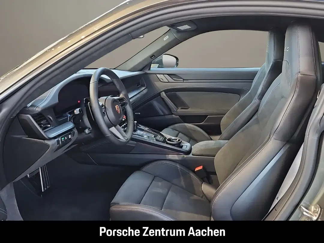 Porsche 992 - Thumbnail 11