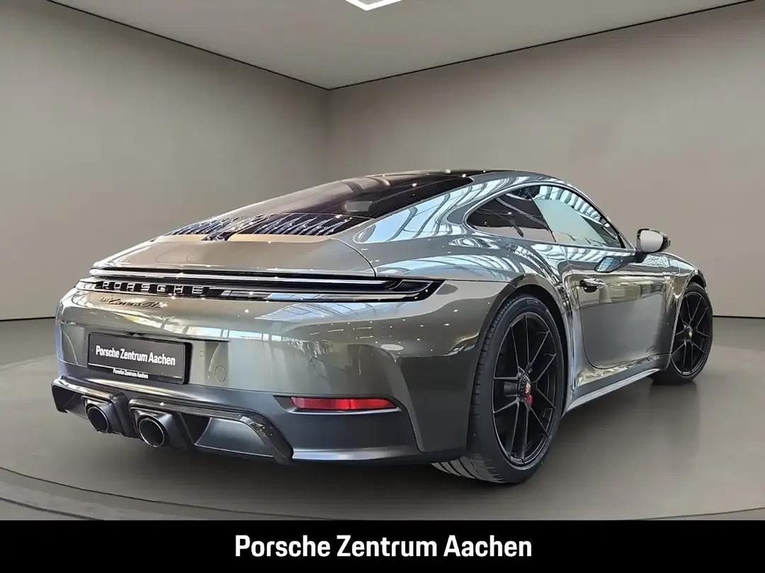 Porsche 992 - Thumbnail 6