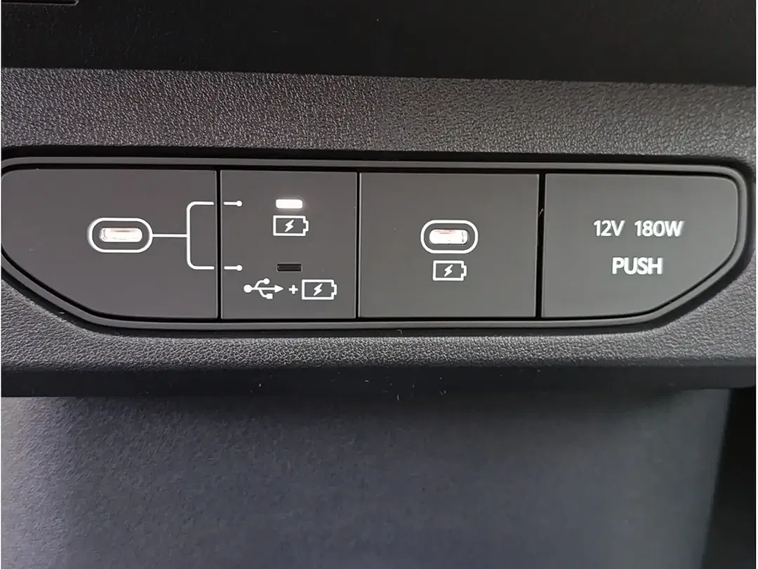 Kia EV4 - Thumbnail 14