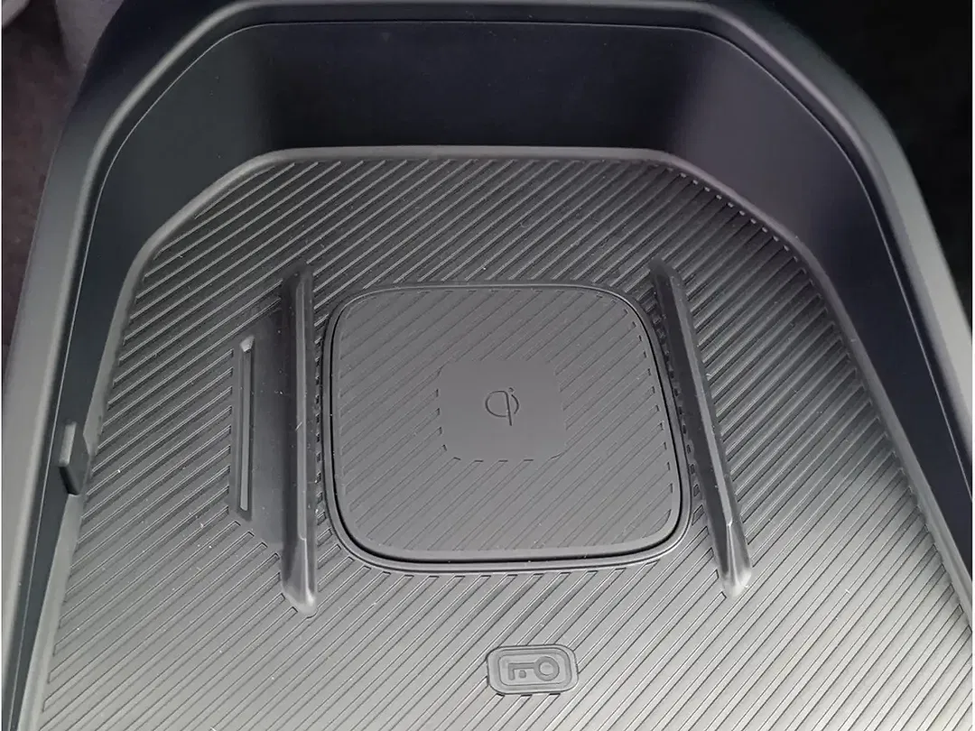 Kia EV4 - Thumbnail 15