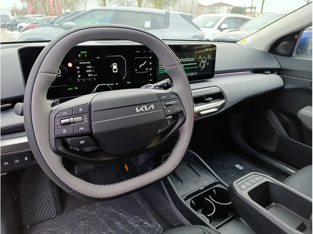 Kia EV4 - Thumbnail 6