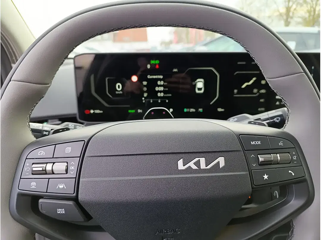 Kia EV4 - Thumbnail 9