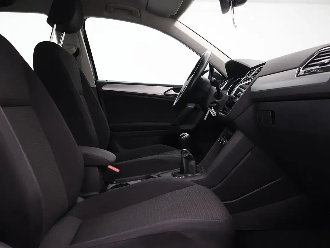 Volkswagen Tiguan - Thumbnail 8