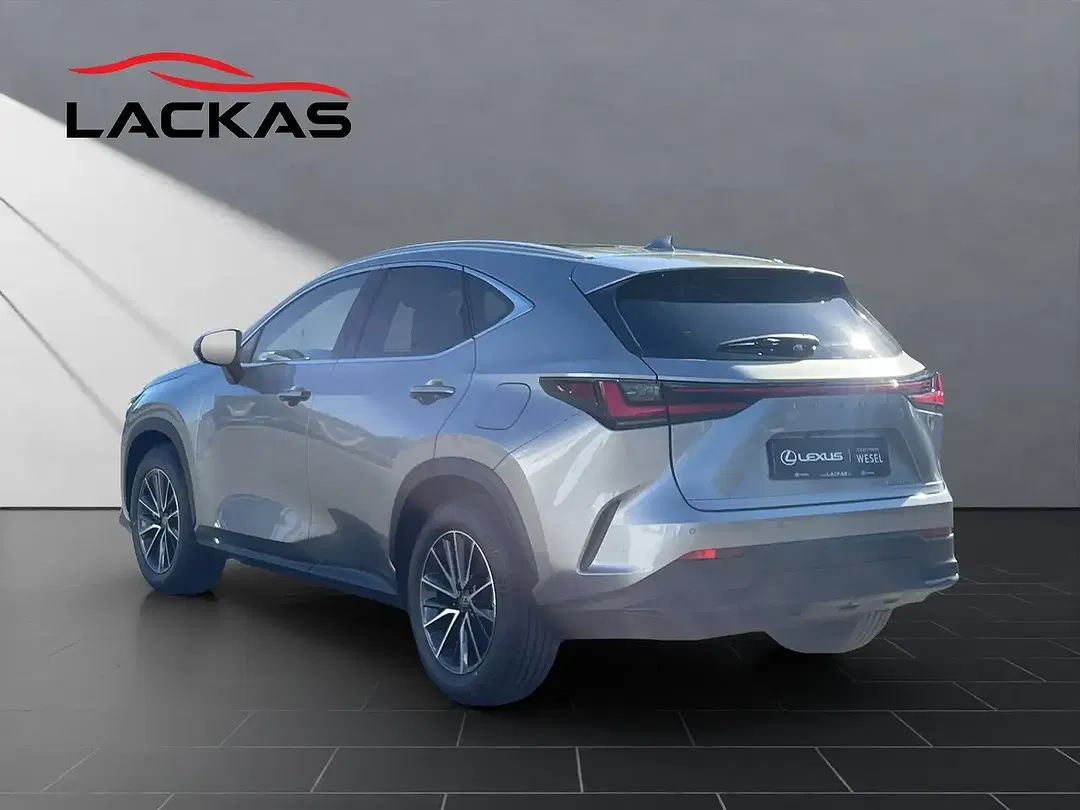 Lexus NX 450h+ - Thumbnail 3