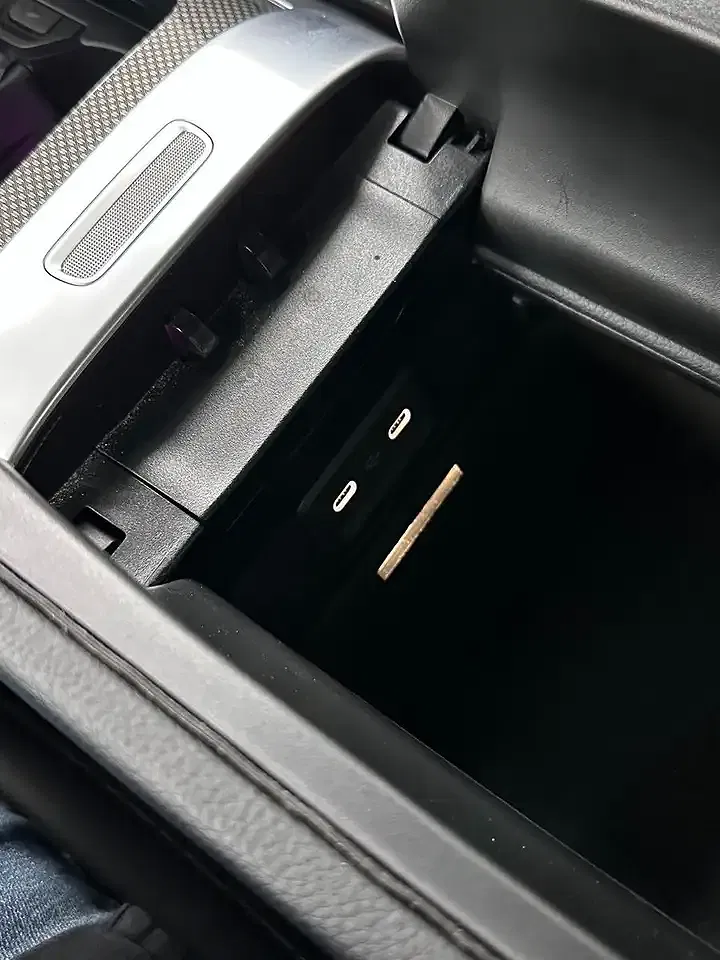 Mercedes-Benz C 300 - Thumbnail 26