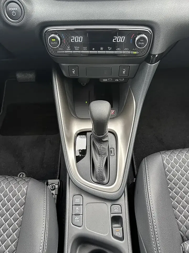 Mazda 2 - Thumbnail 11