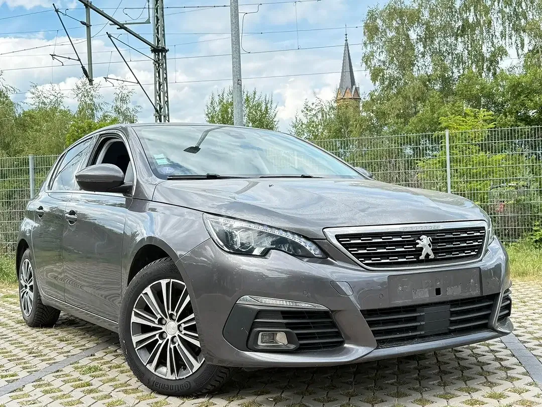 Peugeot 308 - Thumbnail 4