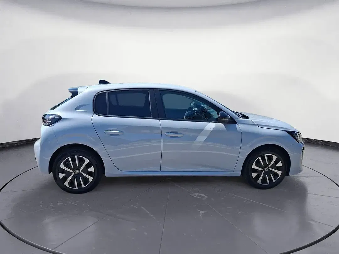 Peugeot 208 - Thumbnail 4
