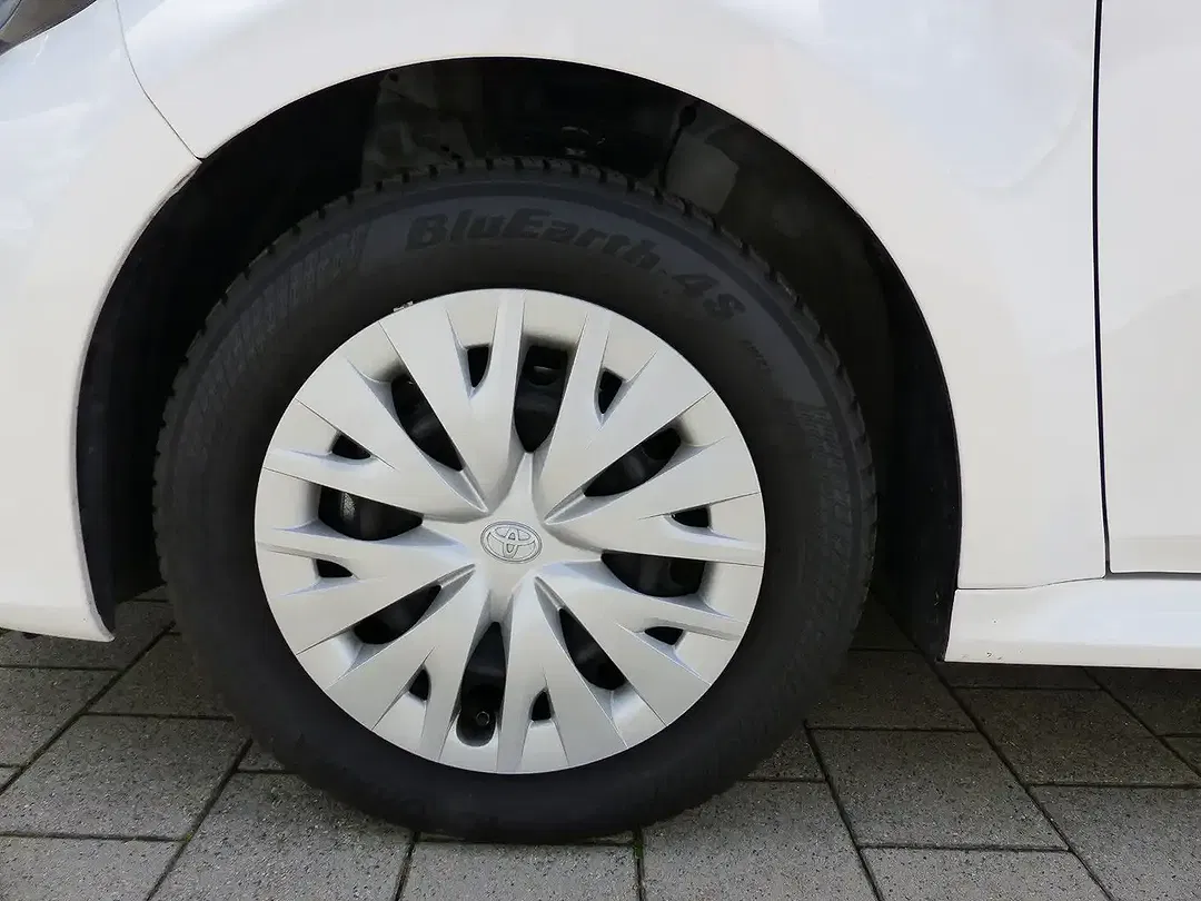 Toyota Yaris - Thumbnail 15