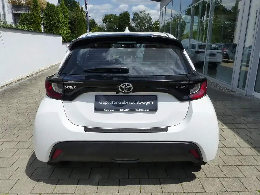 Toyota Yaris - Thumbnail 4
