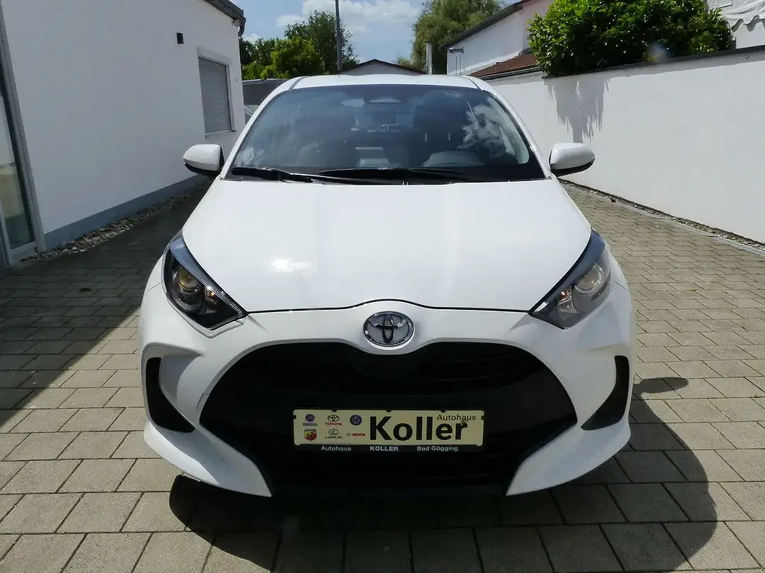 Toyota Yaris - Thumbnail 5
