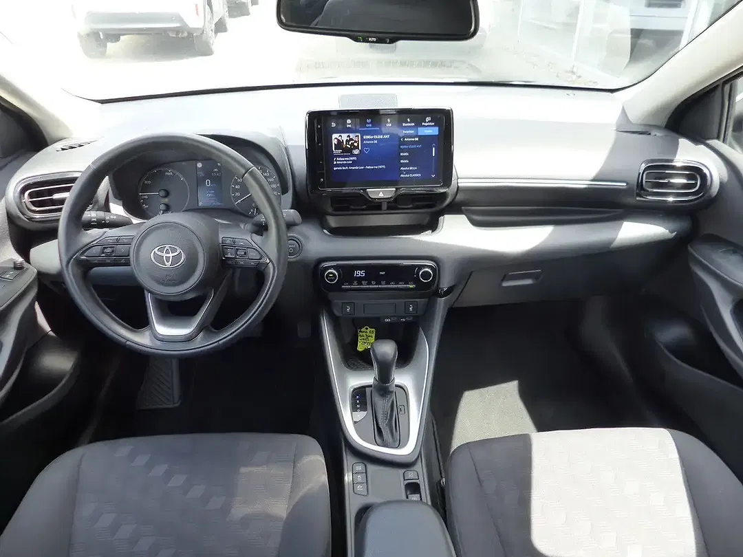 Toyota Yaris - Thumbnail 8