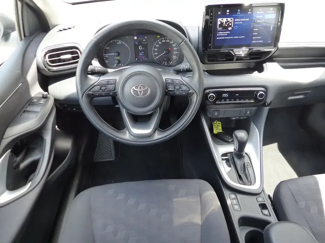 Toyota Yaris - Thumbnail 9