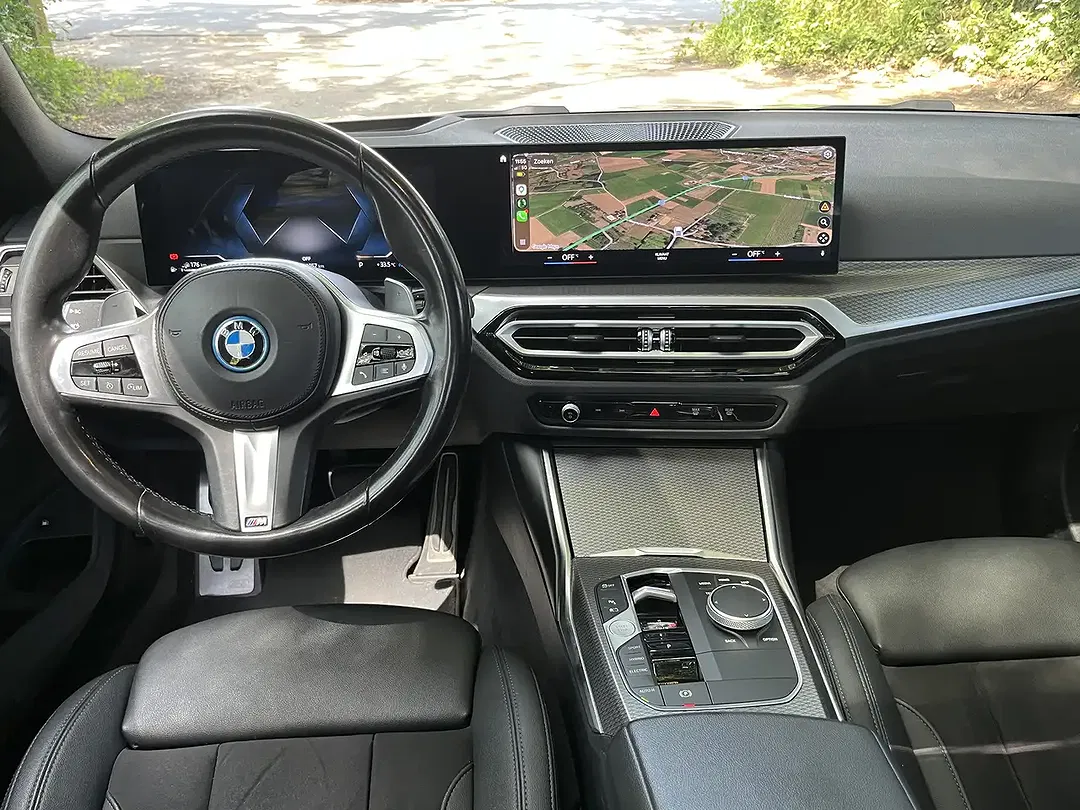 BMW 330 - Thumbnail 10