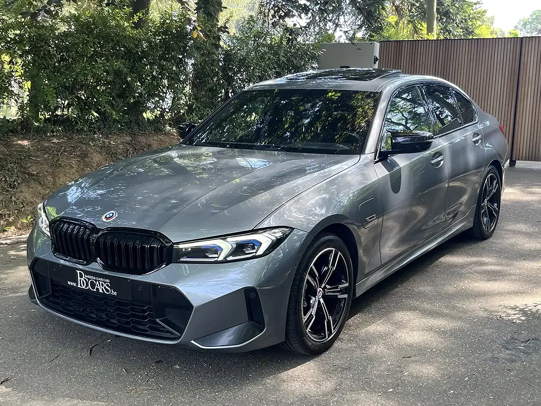 BMW 330 - Thumbnail 3