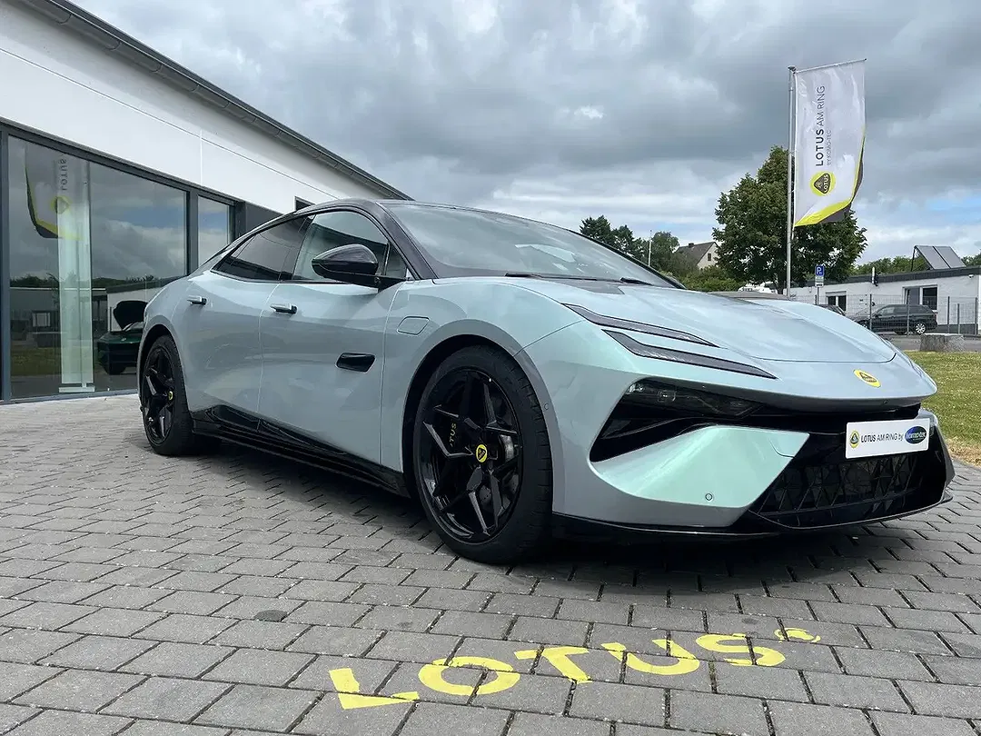 Lotus Emeya - Thumbnail 3