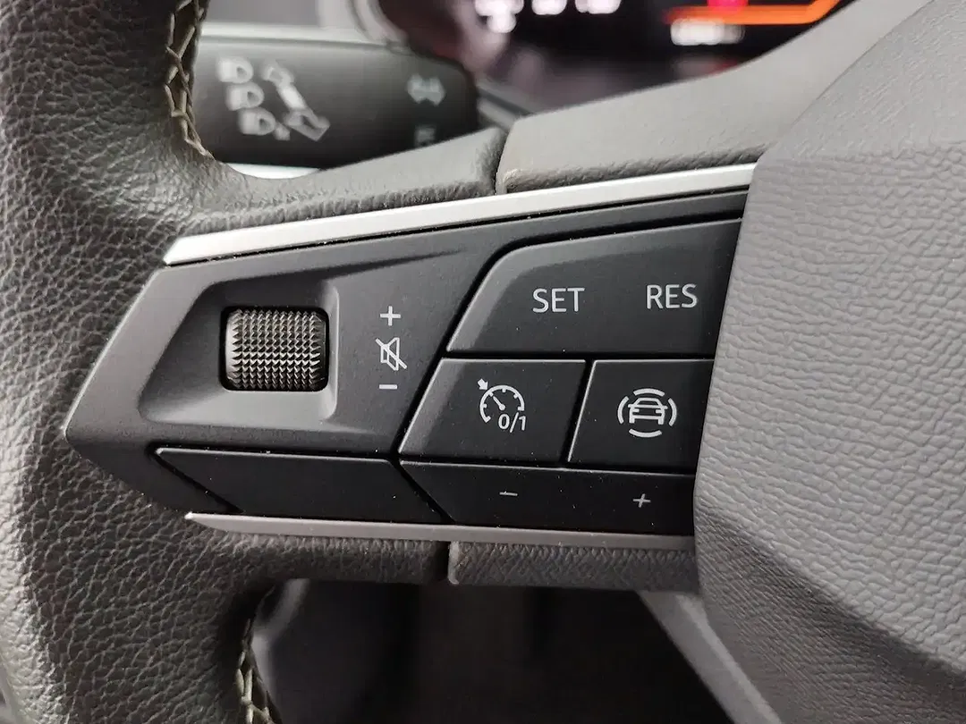 SEAT Arona - Thumbnail 12