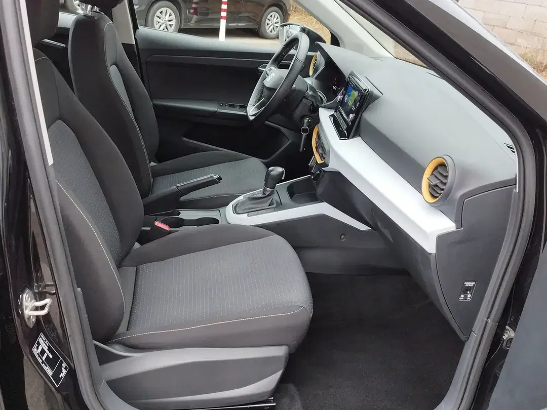 SEAT Arona - Thumbnail 7