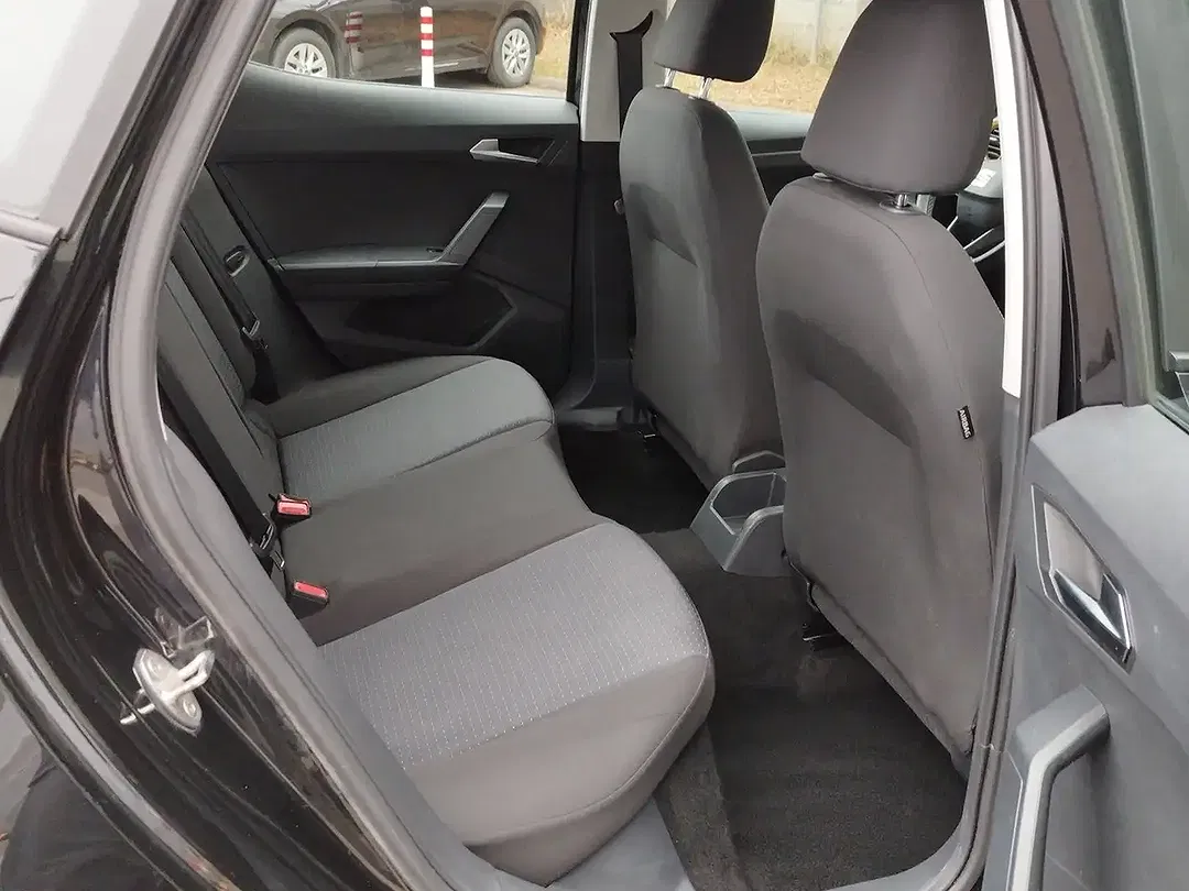 SEAT Arona - Thumbnail 8