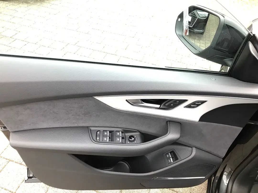 Audi Q8 - Thumbnail 13