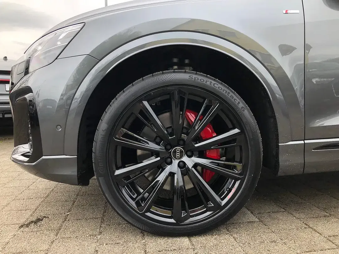 Audi Q8 - Thumbnail 4