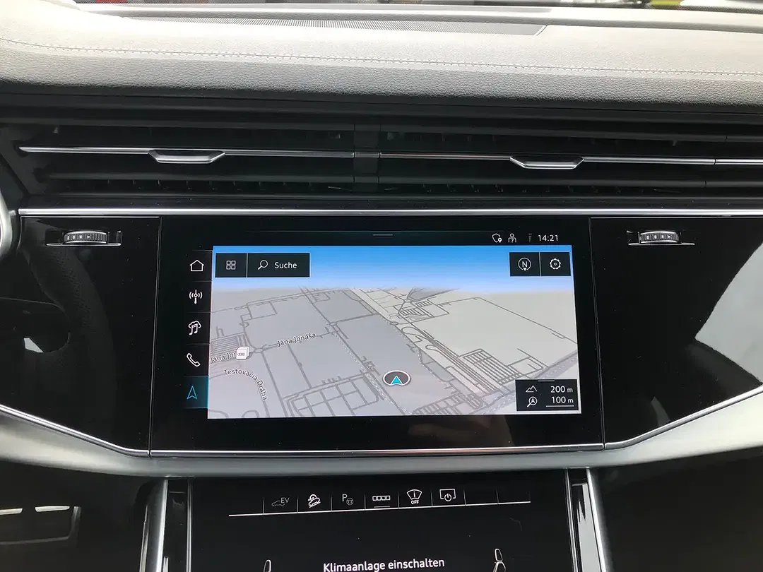 Audi Q8 - Thumbnail 6