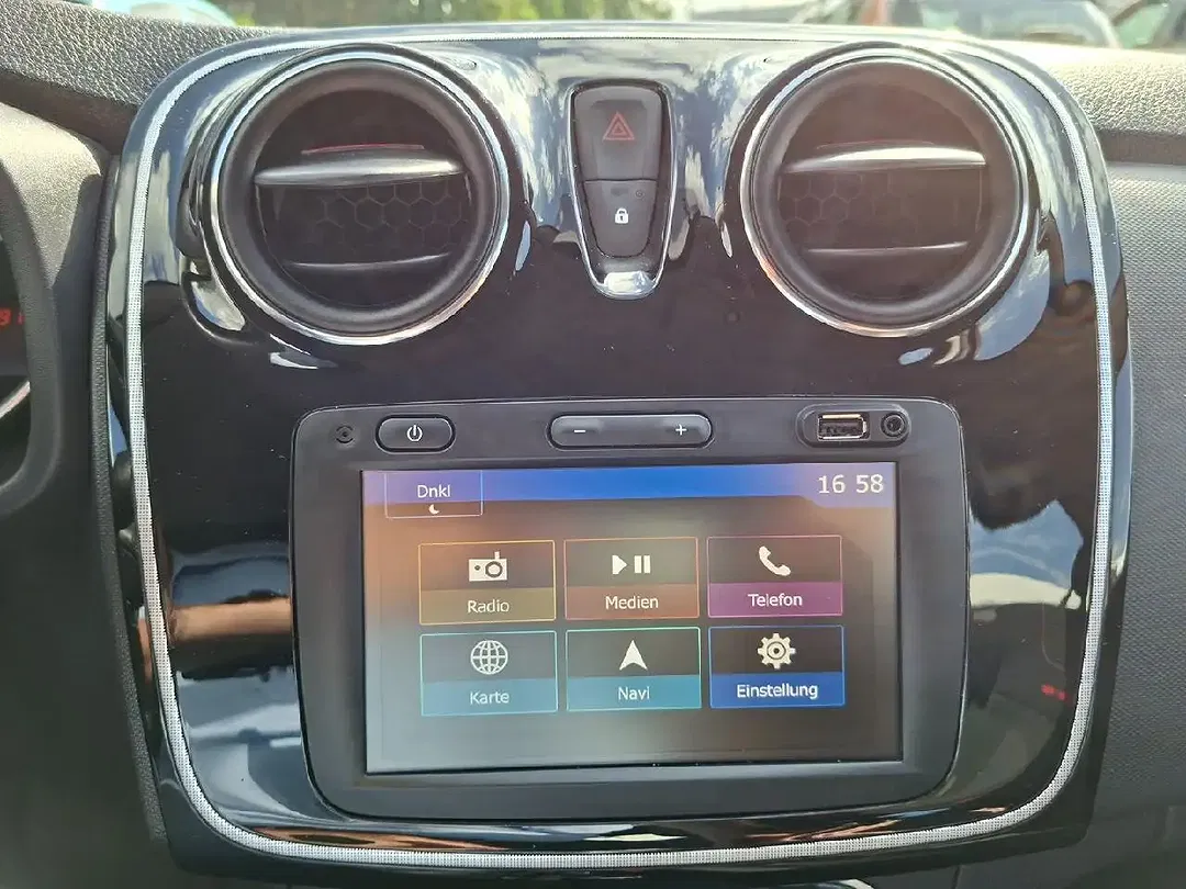 Dacia Sandero - Thumbnail 11