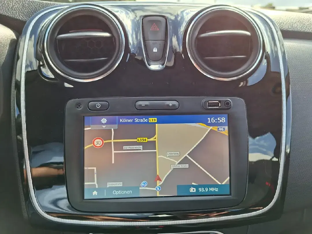 Dacia Sandero - Thumbnail 12
