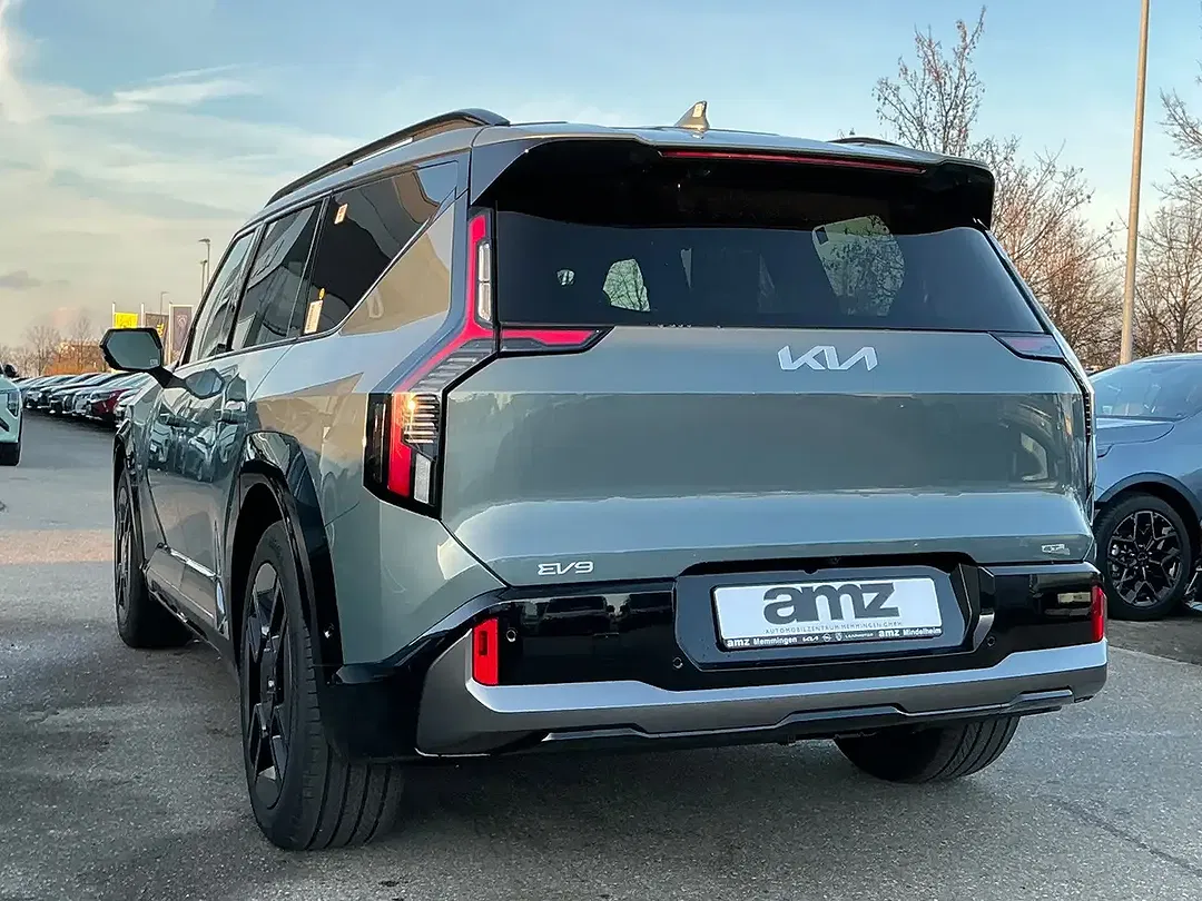 Kia EV9 - Thumbnail 7