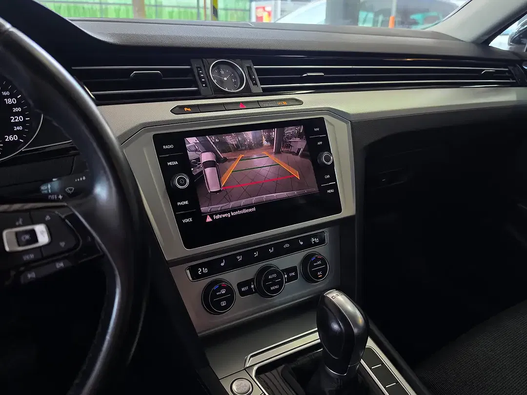 Volkswagen Passat Variant - Thumbnail 7