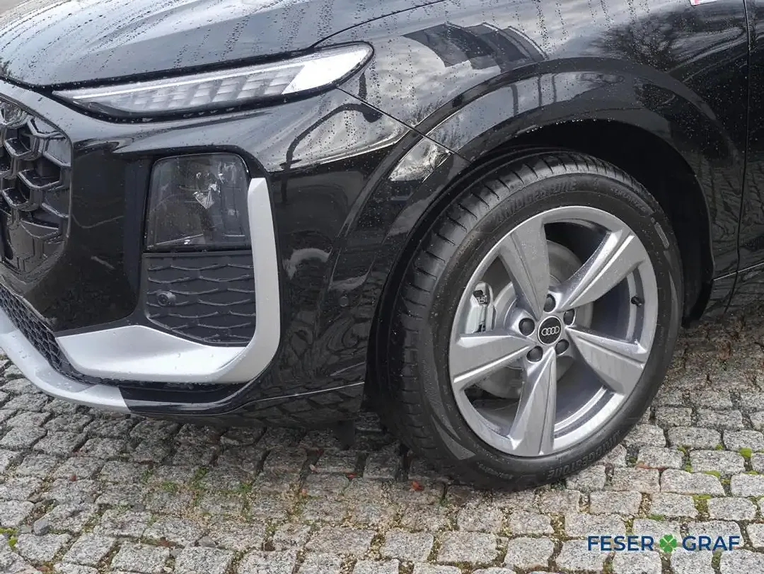 Audi Q3 - Thumbnail 10