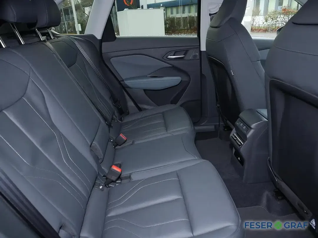 Audi Q3 - Thumbnail 6