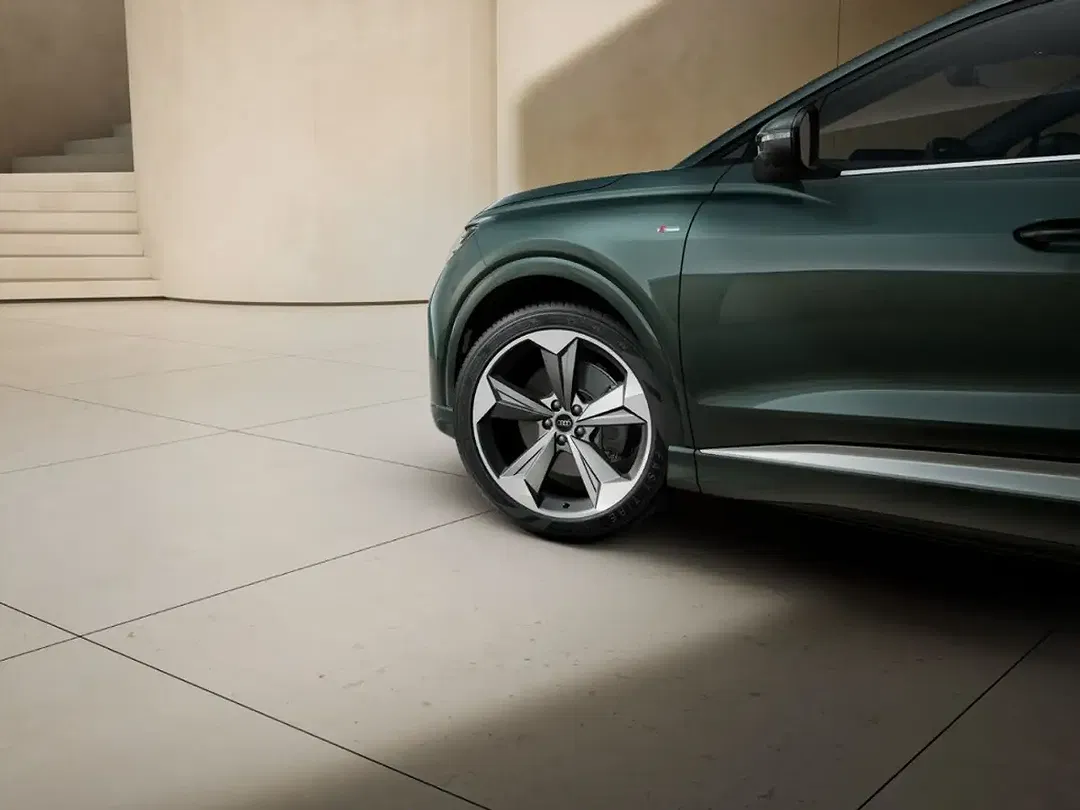 Audi Q4 e-tron - Thumbnail 6