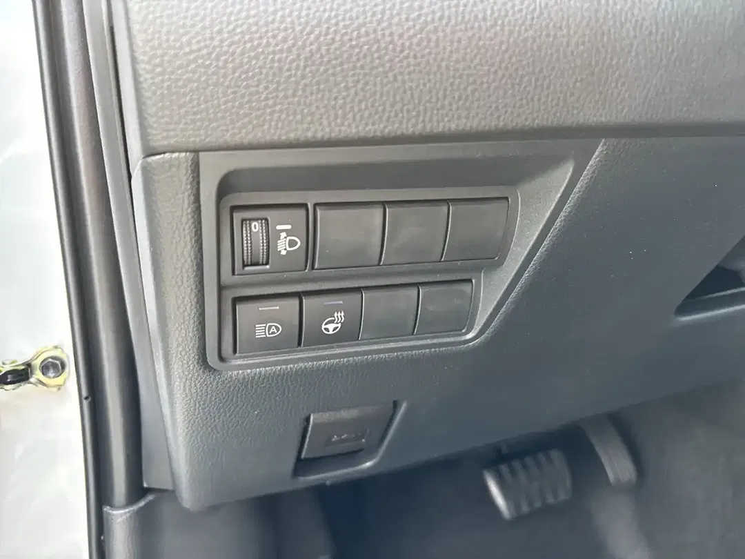 Toyota Yaris - Thumbnail 10