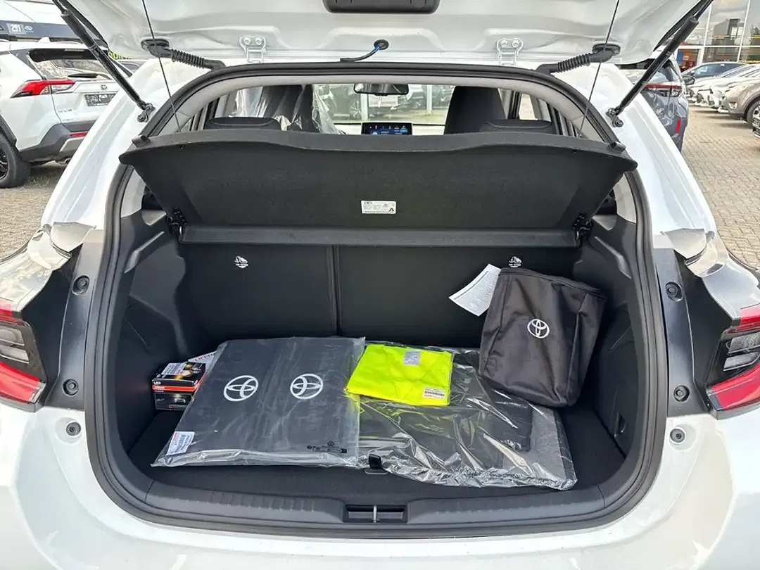 Toyota Yaris - Thumbnail 7
