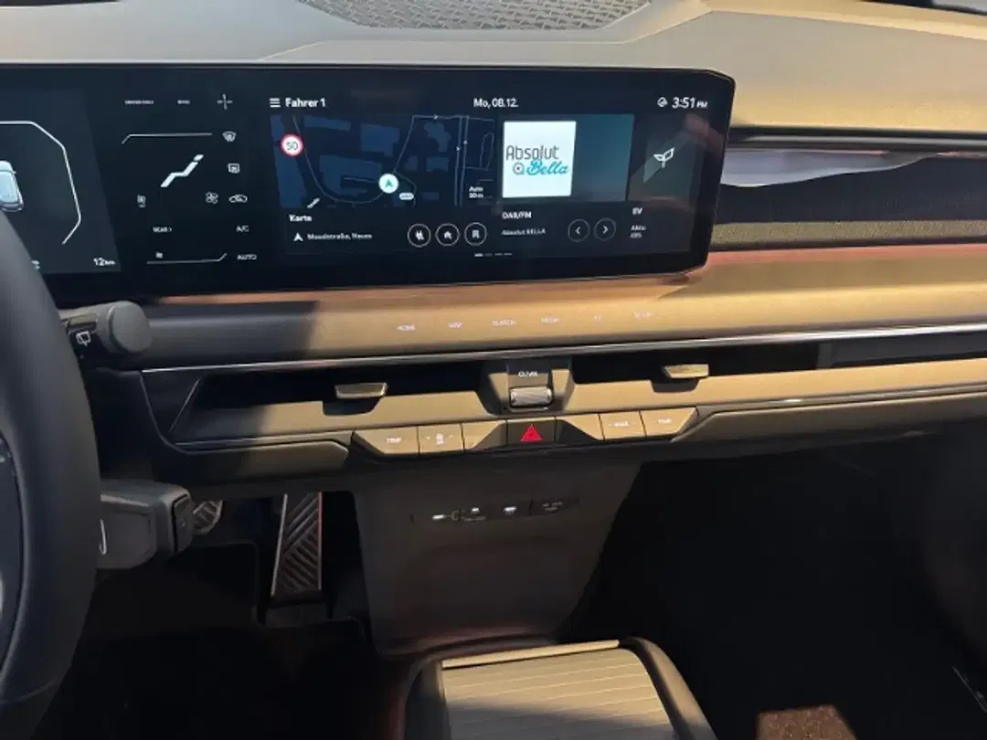 Kia EV9 - Thumbnail 8