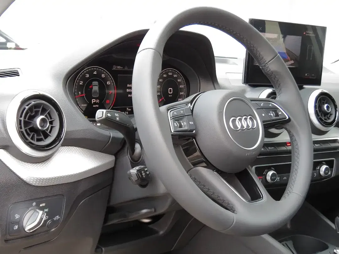 Audi Q2 - Thumbnail 3