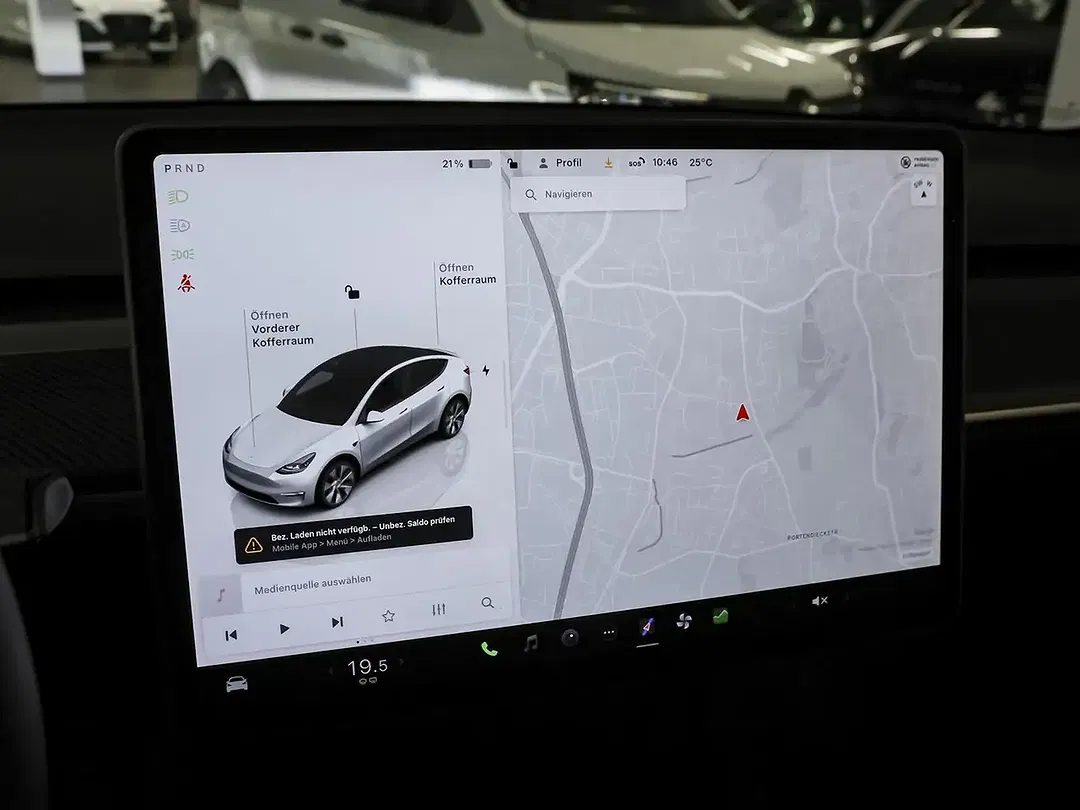 Tesla Model Y - Thumbnail 15