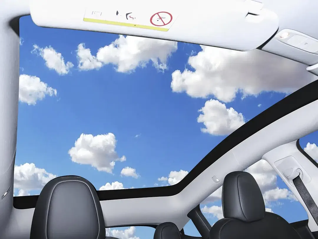 Tesla Model Y - Thumbnail 8